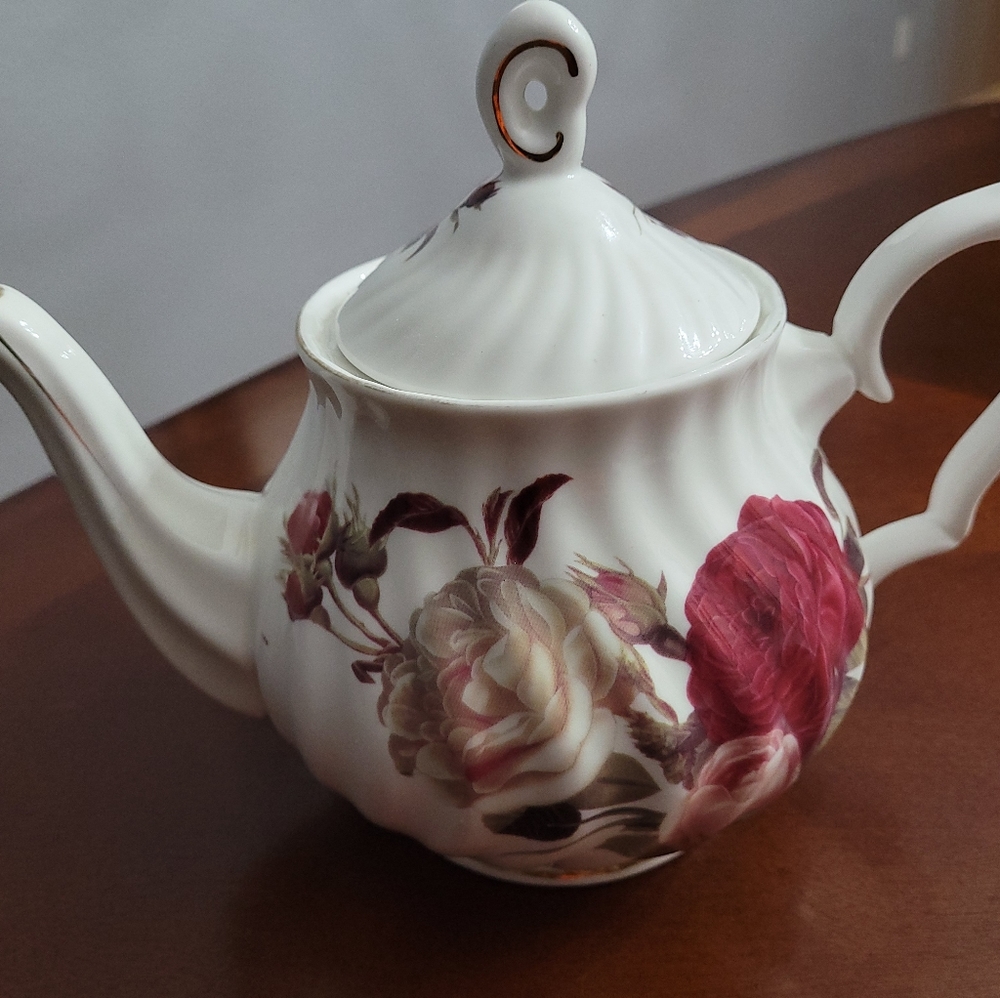 Teapot - Picture 4 of 11